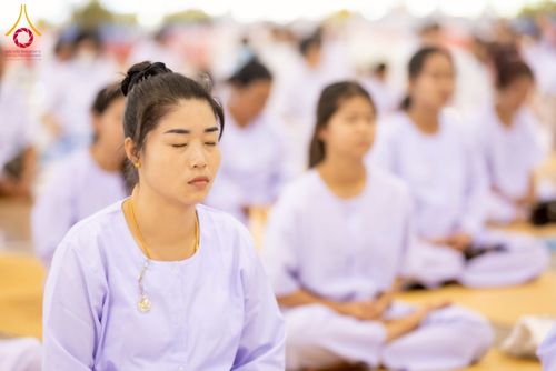 ภาพ No.277109:วันอาทิตย์ที่ 7 ธันวาคม พ.ศ. 2568 พิธีบูชาข้าวพระ ณ สภาธรรมกายสากล วัดพระธรรมกาย