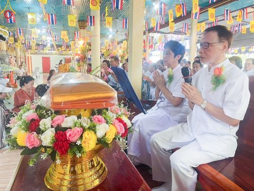 ภาพ No.164474:พิธีทอดกฐิน ณ วัดโนนสมบูรณ์ จ.ปราจีนบุรี ในโครงการกฐินสามัคคีทั่วไทย 30,000 วัด บูชาธรรม 80 ปี หลวงพ่อธัมมชโย โดย คณะศิษยานุศิษย์วัดพระธรรมกาย วันที่ 20 ตุลาคม พ.ศ. 2567