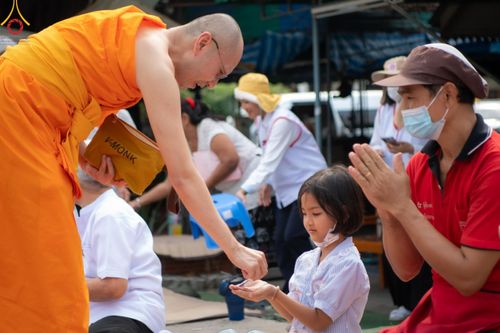 ภาพ No.119985:พิธีต้อนรับพระธรรมยาตรา ในโครงการธรรมยาตรา กตัญญูบูชา มหาปูชนียาจารย์ พระมงคลเทพมุนี(สด จนฺทสโร) พระผู้ปราบมาร อนุสรณ์สถาน 7 แห่ง ปีที่ 12 วันที่ 28 มกราคม พ.ศ. 2567 ณ วัดพระธรรมกาย จ.ปทุมธานี
