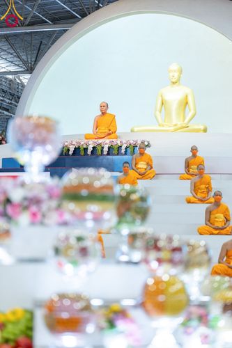 ภาพ No.99695:พิธีปฏิบัติธรรมและพิธีบูชาข้าวพระ ในวันอาทิตย์ต้นเดือนที่ 3 ธันวาคม พ.ศ. 2566 ณ สภาธรรมกายสากล วัดพระธรรมกาย จ.ปทุมธานี