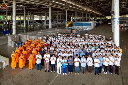 ภาพ No.218590:วันพฤหัสบดีที่ 17 เมษายน พ.ศ. 2568 การเตรียมงานในลานธรรม , สภาธรรมกายสากล , วิหารคด  เพื่องานวันคุ้มครองโลก 22 เมษายน พ.ศ. 2568