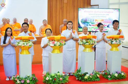 ภาพ No.249915:วันอังคารที่ 30 กันยายน พ.ศ. 2568 พิธีตอกเสามงคลต้นแรกอาคารเศรษฐีถาวร ที่พักผู้มาปฏิบัติธรรม ณ ศูนย์ปฏิบัติธรรมจันทบุรี