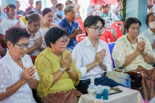 ภาพ No.172922:พิธีทอดกฐิน ณ วัดหนองโบสถ์ จ.พิษณุโลก ในโครงการกฐินสามัคคีทั่วไทย 30,000 วัด บูชาธรรม 80 ปี หลวงพ่อธัมมชโย โดยคณะศิษยานุศิษย์วัดพระธรรมกาย วันที่ 2 พฤศจิกายน พ.ศ. 2567