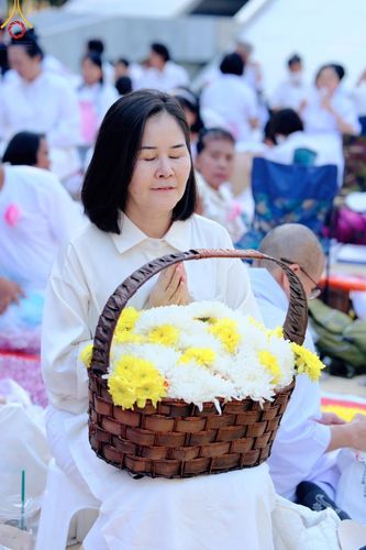ภาพ No.188728:พิธีต้อนรับพระธรรมยาตรา ในโครงการธรรมยาตรา กตัญญูบูชา มหาปูชนียาจารย์ พระมงคลเทพมุนี(สด จนฺทสโร) พระผู้ปราบมาร อนุสรณ์สถาน 7 แห่ง ปีที่ 13 วันที่ 3 มกราคม พ.ศ. 2568 ณ อนุสรณ์สถานมหาวิหารพระมงคลเทพมุนี (โลตัสแลนด์) อ.สองพี่น้อง จ.สุพรรณบุรี