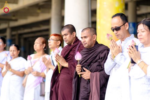 ภาพ No.338570:วันที่ 24 มิถุนายน - 5 กรกฎาคม พ.ศ.2569 ต้อนรับชาวต่างชาติจากประเทศโปแลนด์ มาเลเซีย อินเดีย บังคลาเทศ  และศรีลังกา เยี่ยมชมวัด นั่งสมาธิ และกราบสักการะพระมหาธรรมกายเจดีย์ ณ วัดพระธรรมกาย