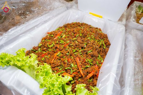 ภาพ No.303563:วันที่ 27 มกราคม พ.ศ. 2569 พิธีถวายภัตตาหารเป็นสังฆทาน แด่พระธรรมยาตรา ณ วัดพระธรรมกาย  จังหวัดปทุมธานี ในโครงการธรรมยาตรา กตัญญูบูชา มหาปูชนียาจารย์ พระมงคลเทพมุนี(สด จนฺทสโร) พระผู้ปราบมาร อนุสรณ์สถาน 7 แห่ง ปีที่ 14