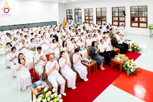 ภาพ No.314541:วันศุกร์ที่ 20 มีนาคม พ.ศ. 2569 พิธีบำเพ็ญกุศล คุณพ่อณรงค์ จินตมากุล โยมบิดา พระครูปลัดรัตนวีรวัฒน์ (รังสฤษดิ์ อิทฺธิจินตโก) ที่ปรึกษาเจ้าคณะจังหวัดปทุมธานี เจ้าอาวาสวัดพระธรรมกาย  ณ ห้องปลูกศรัทธา 2 วัดพระธรรมกาย ปทุมธานี