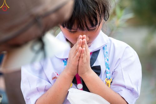 ภาพ No.110610:พิธีต้อนรับพระธรรมยาตรา ในโครงการธรรมยาตรากตัญญูบูชา มหาปูชนียาจารย์ พระมงคลเทพมุนี(สด จนฺทสโร) พระผู้ปราบมาร อนุสรณ์สถาน 7 แห่ง ปีที่ 12 วันที่ 11 มกราคม พ.ศ. 2567 ณ อนุสรณ์สถานลำดับที่ 3 สถานที่เกิดใหม่ในเพศสมณะ วัดสองพี่น้อง จ.สุพรรณบุรี