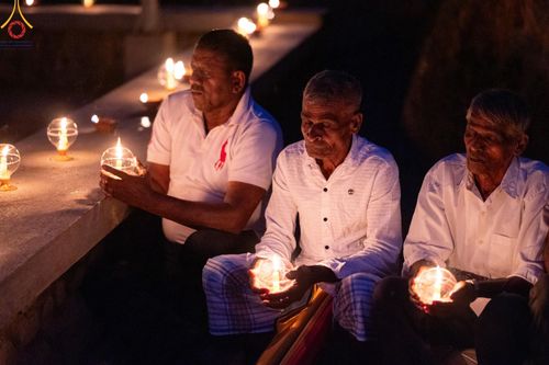 ภาพ No.141269:PhotoStory มหาศรัทธา ธรรมยาตราศรีลังกา EP.6 พิธีจุดวิสาขประทีป 6 วัด ถวายเป็น พุทธบูชา  โครงการสยาม-ลังกา ธรรมยาตรา  ฉลองเทศกาลวิสาขบูชาแห่งชาติ ศรีลังกา  บูชาธรรม 80 ปี หลวงพ่อธัมมชโย วันที่ 16 พฤษภาคม พ.ศ. 2567