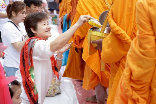 ภาพ No.245471:วันอาทิตย์ที่ 14 กันยายน พ.ศ. 2568 ตักบาตรพระ 555 รูป มหากุศล  น้อมถวายเป็นพุทธบูชา ณ หอนาฬิกาเบตง อ.เบตง จ.ยะลา