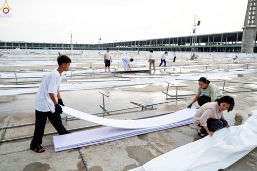 ภาพ No.225278:วันที่ 20 - 27 เมษายน พ.ศ. 2568 "ภาพแห่งความปลื้มที่ไม่มีวันจบ" คณะสงฆ์สามเณร เจ้าหน้าที่ และสาธุชน ร่วมแรงร่วมใจกันเตรียมงานและเก็บงาน เพื่อวันคุ้มครองโลก พิธีถวายมหาสังฆทานคณะสงฆ์ 40,000 กว่าวัดทั่วประเทศ