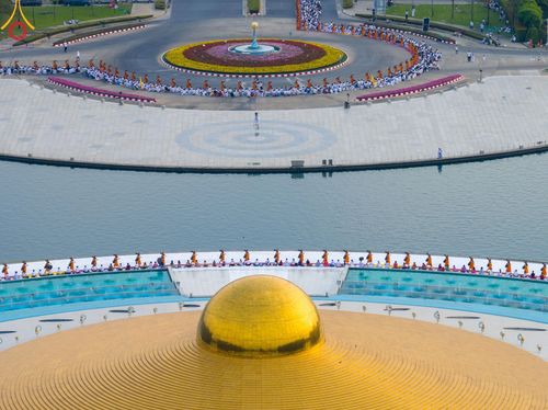 ภาพ No.120238:พิธีต้อนรับพระธรรมยาตรา ในโครงการธรรมยาตรา กตัญญูบูชา มหาปูชนียาจารย์ พระมงคลเทพมุนี(สด จนฺทสโร) พระผู้ปราบมาร อนุสรณ์สถาน 7 แห่ง ปีที่ 12 วันที่ 28 มกราคม พ.ศ. 2567 ณ วัดพระธรรมกาย จ.ปทุมธานี