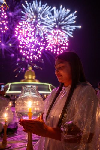 ภาพ No.118407:พิธีจุดประทีปถวายเป็นพุทธบูชา และบูชาธรรมมหาปูชนียาจารย์ พระมงคลเทพมุนี(สด จนฺทสโร) วันที่ 24 มกราคม พ.ศ. 2567 ณ อนุสรณ์สถานบางปลา อ.บางเลน จ.นครปฐม