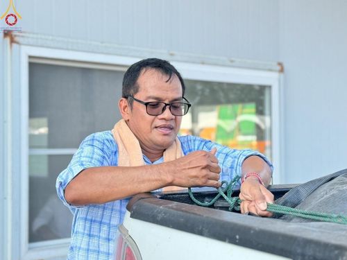 ภาพ No.130227:V.34 เพื่อธรรมเพื่อบางกล่ำ การรับบุญของเจ้าหน้าที่หน่วยงานต่างๆ  เพื่องานธรรมยาตราอัญเชิญพระบรมสารีริกธาตุ ประดิษฐาน ณ มหารัตนเจดีย์สิริปทุมสวรรค์ (เจดีย์อริยพุทธะ 5 พระองค์) ณ ศูนย์ปฏิบัติธรรมภาคใต้ อ.บางกล่ำ จ.สงขลา ระหว่างวันที่ 9-10 มีนาคม พ.ศ. 2567