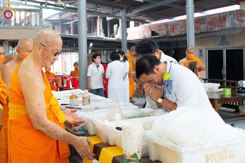 ภาพ No.114572:พิธีถวายภัตตาหารเป็นสังฆทาน แด่คณะพระธรรมยาตรา ปีที่ 12 วันที่ 18 มกราคม พ.ศ. 2567 ณ วัดโบสถ์(บน) บางคูเวียง จ.นนทบุรี