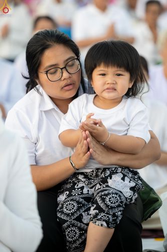 ภาพ No.302053:วันที่ 23 มกราคม พ.ศ. 2569 พิธีจุดประทีปธรรมถวายเป็นพุทธบูชา และบูชาธรรมมหาปูชนียาจารย์  ณ อนุสรณ์สถานลำดับที่ 5 สถานที่เผยแผ่วิชชาธรรมกายครั้งแรก อนุสรณ์สถานบางปลา วัดบางปลา อำเภอบางเลน จังหวัดนครปฐม ในโครงการธรรมยาตรา กตัญญูบูชา มหาปูชนียาจารย์ พระมงคล