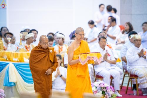 ภาพ No.327734:วันที่ 3 พฤษภาคม พ.ศ.2569 พิธีรับมอบพระบรมสารีริกธาตุ จากสาธารณรัฐแห่งสหภาพเมียนมา ณ ห้องแก้วสารพัดนึก วัดพระธรรมกาย