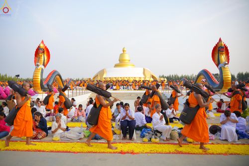 ภาพ No.299525:วันที่ 18 มกราคม พ.ศ. 2569 พิธีต้อนรับพระธรรมยาตรา (ภาพชุดที่ 2) ณ อนุสรณ์สถานลำดับที่ 5  สถานที่เผยแผ่วิชชาธรรมกายครั้งแรก อนุสรณ์สถานบางปลา วัดบางปลา อำเภอบางเลน จังหวัดนครปฐม ในโครงการธรรมยาตรา กตัญญูบูชา มหาปูชนียาจารย์ พระมงคลเทพมุนี(สด จนฺทสโร) พระ