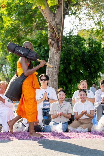 ภาพ No.305922:วันที่ 25 มกราคม พ.ศ. 2569 พิธีต้อนรับพระธรรมยาตรา วัดพระธรรมกาย(ภาพชุดที่ 4) ในโครงการธรรมยาตรา กตัญญูบูชา มหาปูชนียาจารย์ พระมงคลเทพมุนี(สด จนฺทสโร) พระผู้ปราบมาร อนุสรณ์สถาน 7 แห่ง ปีที่ 14