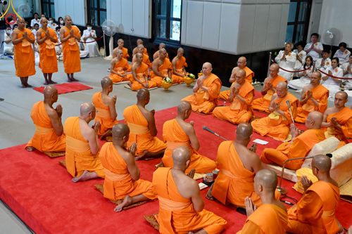 ภาพ No.137821:พิธีอุปสมบทสามเณรอุทิศชีวิต 11 รูป วันวิสาขบูชา พุธที่ 22 พฤษภาคม พ.ศ.2567 ณ อุโบสถ วัดพระธรรมกาย