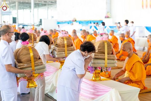 ภาพ No.66481:พิธีถวายอุปกรณ์เครื่องกันหนาว แด่คณะพระภิกษุ สามเณร วัดพระธรรมกาย วันเสาร์ที่ 10 ธันวาคม พ.ศ. 2565 ณ สภาธรรมกายสากล วัดพระธรรมกาย จ.ปทุมธานี