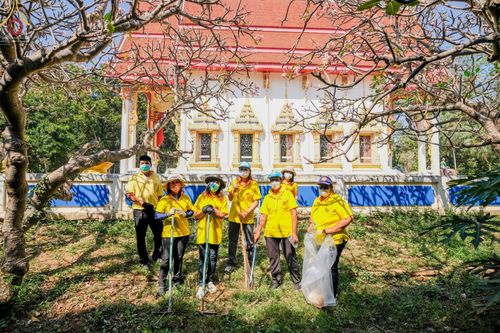 ภาพ No.71716:พระธรรมยาตรา ปฏิบัติศาสนกิจ ทำนุบำรุงศาสนสถาน, สวดธรรมจักร ,ปฏิบัติธรรม ร่วมกับชุมชน,นักเรียนเด็กดีวีสตาร์ และร่วมพิธีทอดผ้าป่าบำรุงศาสนสถาน ในโครงการธรรมยาตรากตัญญูบูชา มหาปูชนียาจารย์ พระมงคลเทพมุนี(สด จนฺทสโร) พระผู้ปราบมาร อนุสรณ์สถาน 7 แห่ง ปีที่ 11