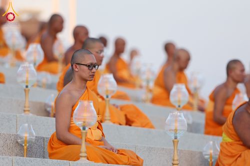 ภาพ No.312083:วันอังคารที่ 3 มีนาคม พ.ศ.2569 พิธีเวียนประทักษิณและจุดมาฆประทีป ณ ลานธรรมพระมหาธรรมกายเจดีย์ วัดพระธรรมกาย