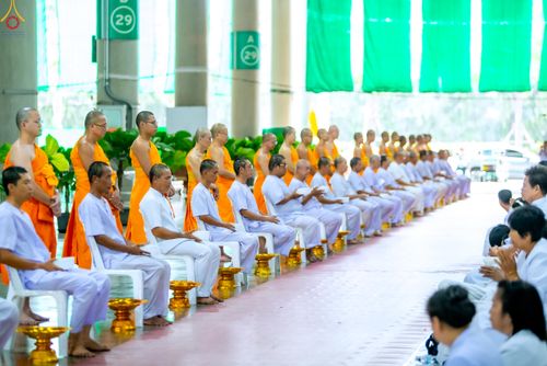 ภาพ No.333528:วันอาทิตย์ที่ 7 มิถุนายน พ.ศ.2569 พิธีตัดปอยผมและปลงผมนาคธรรมทายาท โครงการบรรพชาและอุปสมบทหมู่ธรรมทายาท รุ่นผู้บริหาร รุ่นที่ 16 ณ วิหารคด 11 วัดพระธรรมกาย
