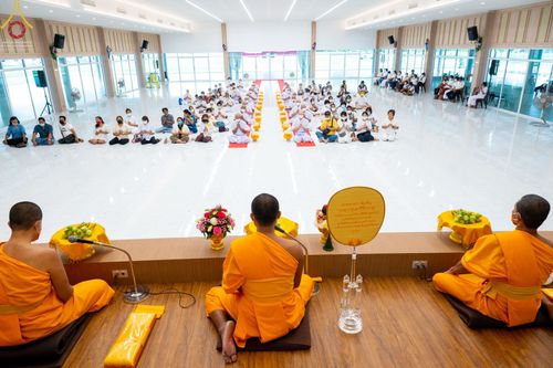 ภาพ No.65629:พิธีปลงผม และพิธีขอขมามอบผ้าไตร นาคธรรมทายาท ในโครงการอุปสมบทบูชาธรรม มหาปูชนียาจารย์ประจำปี 2565 ณ ศูนย์ปฏิบัติธรรมภาคใต้ บางกล่ำ จ.สงขลา วันที่ 19 พฤศจิกายน พ.ศ. 2565