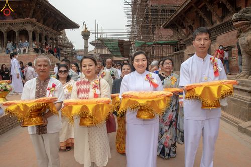 ภาพ No.77651:พิธีตัดปอยผมและปลงผมนาคธรรมทายาท ในโครงการบรรพชาสามเณรหมู่ ประเทศเนปาล วันที่ 11 มีนาคม พ.ศ.2566