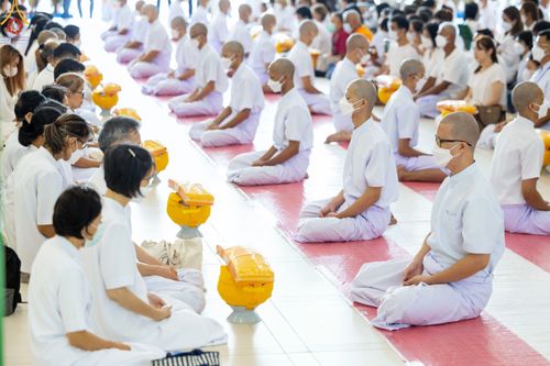 ภาพ No.82687:พิธีเวียนประทักษิณ, พิธีวันทาเจดีย์ ณ มหาธรรมกายเจดีย์  พิธีบรรพชาหมู่พระพี่เลี้ยงเข้าพรรษา, ธรรมทายาทอุดมศึกษา รุ่นที่ 50(ภาคฤดูฝน) และธรรมทายาทพุทธศาสตร์สากล รุ่นที่ 7 (ภาคฤดูฝน) วันเสาร์ที่ 17 มิถุนายน พ.ศ. 2566 ณ  โบสถ์พระไตรปิฎก วัดพระธรรมกาย จ.ปทุม