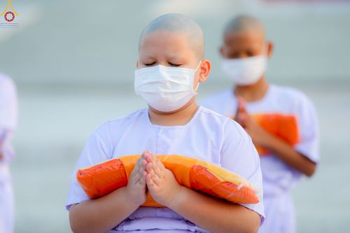 ภาพ No.79769:พิธีเวียนประทักษิณ ณ พระมหาธรรมกายเจดีย์ และพิธีวันทาเจดีย์ ในโครงการบรรพชาสามเณรฟื้นฟูพระพุทธศาสนาทั่วไทย วันเสาร์ที่ 8 เมษายน พ.ศ.2566