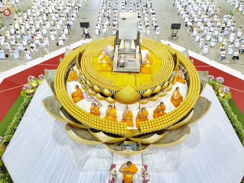 ภาพ No.77783:พิธีหล่อพระบรมพุทธเจ้า ทิศตะวันตก  วันอาทิตย์ที่ 19 มีนาคม พ.ศ. 2566 ณ วัดพระธรรมกาย จ.ปทุมธานี