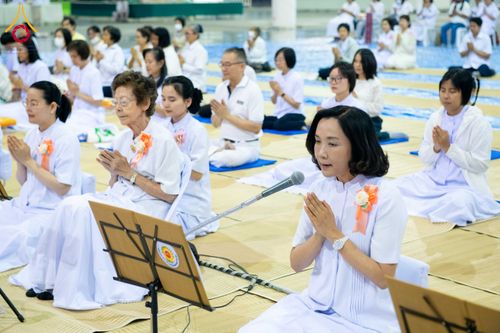 ภาพ No.303868:วันที่ 28 มกราคม พ.ศ. 2569 พิธีถวายภัตตาหารเป็นสังฆทาน แด่พระธรรมยาตรา ณ วัดพระธรรมกาย  จังหวัดปทุมธานี ในโครงการธรรมยาตรา กตัญญูบูชา มหาปูชนียาจารย์ พระมงคลเทพมุนี(สด จนฺทสโร) พระผู้ปราบมาร อนุสรณ์สถาน 7 แห่ง ปีที่ 14