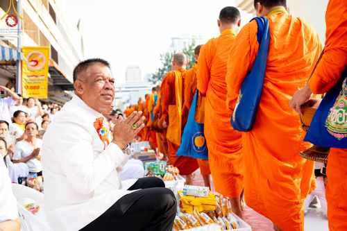 ภาพ No.343192:วันอาทิตย์ที่ 16 สิงหาคม พ.ศ.2569 พิธีตักบาตรพระ 10,000 รูป นานาชาติ ปีที่ 23 คณะสงฆ์ 4 ประเทศ 14 จังหวัดภาคใต้ น้อมถวายเป็นพุทธบูชา ทำบุญเพื่อแม่- พ่อ ณ ถนนนิพัทธ์อุทิศ 3 อ.หาดใหญ่ จ.สงขลา