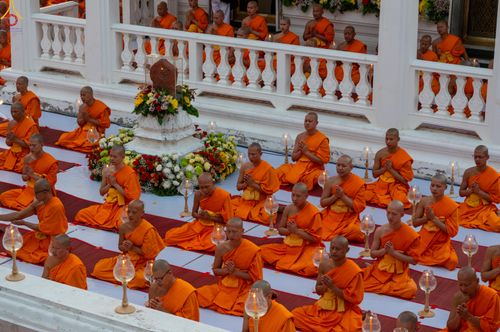 ภาพ No.297238:วันที่ 17 มกราคม พ.ศ. 2569 พิธีจุดประทีปถวายเป็นพุทธบูชา และบูชาธรรมมหาปูชนียาจารย์ (ภาพชุดที่ 2) ณ วัดโบสถ์บน ต.บางคูเวียง จ.นนทบุรี อนุสรณ์สถานลำดับที่ 4 สถานที่เกิดด้วยกายธรรม ในโครงการธรรมยาตรา กตัญญูบูชา มหาปูชนียาจารย์ พระมงคลเทพมุนี(สด จนฺทสโร) พร