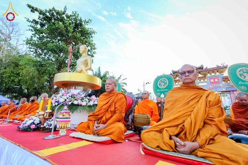 ภาพ No.313922:วันอาทิตย์ที่ 14 มีนาคม พ.ศ. 2569 ทำบุญเมืองหาดใหญ่ตักบาตรพระ 1,109 รูป เติมบุญใหญ่ หลังวิกฤตมหาอุทกภัย ณ ซุ้มประตูไชน่าทาวน์ ถนนศุภสารรังสรรค์ อ.หาดใหญ่ จ.สงขลา