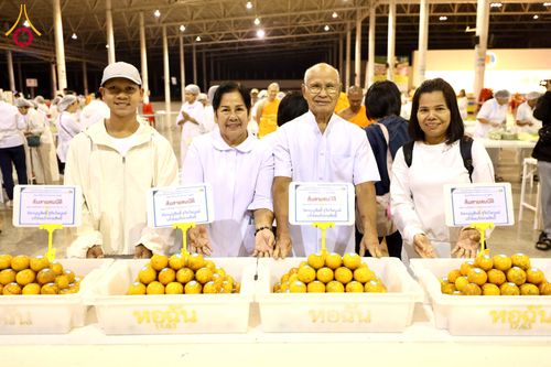 ภาพ No.287247:วันที่ 3 มกราคม พ.ศ.2569 พิธีถวายภัตตาหารเป็นสังฆทาน แด่พระธรรมยาตรา ณ วัดพระธรรมกาย  จังหวัดปทุมธานี ในโครงการธรรมยาตรา กตัญญูบูชา มหาปูชนียาจารย์ พระมงคลเทพมุนี(สด จนฺทสโร) พระผู้ปราบมาร อนุสรณ์สถาน 7 แห่ง ปีที่ 14