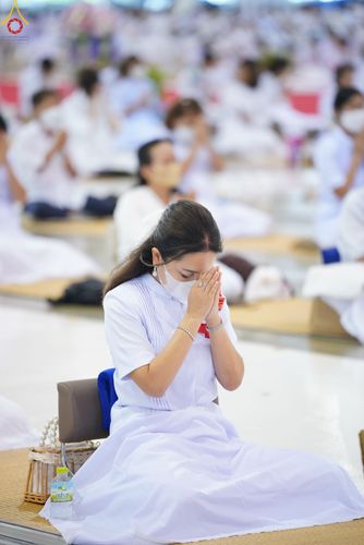 ภาพ No.83632:พิธีวางแผ่นจารึกชื่อและพิธีวางพวงมาลัยสักการะพระประธาน วันอาทิตย์ที่ 16 กรกฎาคม พ.ศ. 2566 ณ รัตนบัลลังก์ สภาธรรมกายสากล วัดพระธรรมกาย