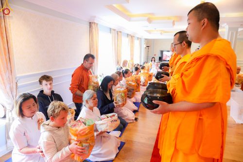 ภาพ No.85555:พิธีทอดผ้าป่าฉลองวัดพระธรรมกายเอกเกอร์ซุน  ในโอกาสสถาปนาครบรอบ 7 ปี  วันอาทิตย์ที่ 30 กรกฎาคม พ.ศ.2566 ณ วัดพระธรรมกายเอกเกอร์ซุน ประเทศนอร์เวย์