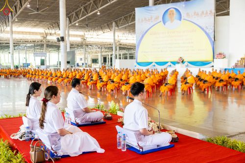 ภาพ No.81471:พิธีตักบาตร ข้าวสารอาหารแห้ง และพิธีบูชาข้าวพระ ณ สภาธรรมกายสากล วัดพระธรรมกาย วันเสาร์ที่ 3 มิถุนายน 2566