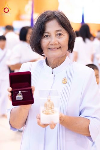 ภาพ No.338121:วันอาทิตย์ต้นเดือน 5 กรกฎาคม พ.ศ.2569 สัมมนาพิเศษ พิธีมอบพระของขวัญ ณ ห้องแก้วสารพัด1 วัดพระธรรมกาย