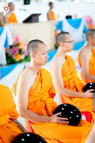 ภาพ No.336071:วันที่ 20 มิถุนายน พ.ศ. 2569 พิธีตักบาตรฉลองพระใหม่ โครงการอุปสมบทธรรมทายาทอุดมศึกษา รุ่นที่ 53