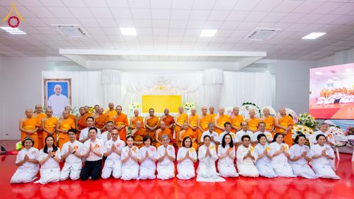 ภาพ No.314586:วันศุกร์ที่ 20 มีนาคม พ.ศ. 2569 พิธีบำเพ็ญกุศล คุณพ่อณรงค์ จินตมากุล โยมบิดา พระครูปลัดรัตนวีรวัฒน์ (รังสฤษดิ์ อิทฺธิจินตโก) ที่ปรึกษาเจ้าคณะจังหวัดปทุมธานี เจ้าอาวาสวัดพระธรรมกาย  ณ ห้องปลูกศรัทธา 2 วัดพระธรรมกาย ปทุมธานี