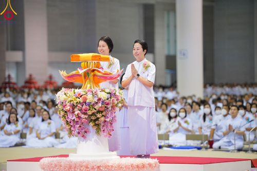 ภาพ No.92357:พิธีทอดกฐินธรรมชัยเพื่อสร้างอาคาร 115 ปี คุณยายอาจารย์มหารัตนอุบาสิกาจันทร์ ขนนกยูง อาทิตย์ต้นเดือนที่ 5 พฤศจิกายน พ.ศ. 2566 ณ วัดพระธรรมกาย จ.ปทุมธานี