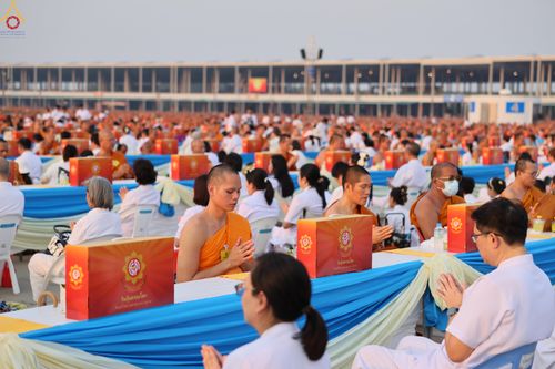 ภาพ No.324049:วันที่ 22 เมษายน พ.ศ.2569 (วันคุ้มครองโลก) พิธีถวายมหาสังฆทาน 40,000 กว่าวัดทั่วประเทศ ณ ลานธรรม พระมหาธรรมกายเจดีย์ วัดพระธรรมกาย