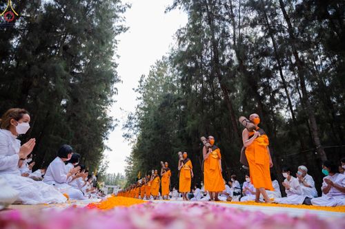 ภาพ No.69090:พิธีต้อนรับพระธรรมยาตรา ในโครงการธรรมยาตรากตัญญูบูชา มหาปูชนียาจารย์ พระมงคลเทพมุนี(สด จนฺทสโร) พระผู้ปราบมาร อนุสรณ์สถาน 7 แห่ง ปีที่ 11 วันที่ 3 มกราคม พ.ศ. 2566 ณ อนุสรณ์สถานมหาวิหารพระมงคลเทพมุนี จ.สุพรรณบุรี