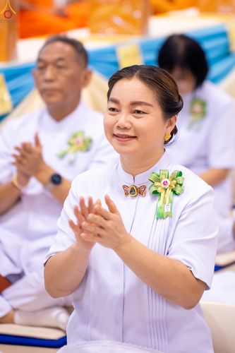 ภาพ No.342242:วันอาทิตย์ที่ 2 สิงหาคม พ.ศ.2569 พิธีมุทิตาสักการะพระภิกษุ  ผู้สอบได้เปรียญธรรม 9 ประโยค ระดับโลก ปีที่ 38, พิธีมอบโล่เกียรติยศ และทุนการศึกษา สำนักเรียนบาลีดีเด่นทั่วประเทศ ณ สภาธรรมกายสากล วัดพระธรรมกาย