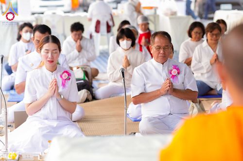 ภาพ No.301075:วันที่ 23 มกราคม พ.ศ. 2569 พิธีถวายภัตตาหารเป็นสังฆทาน แด่พระธรรมยาตรา ณ อนุสรณ์สถานบางปลา วัดบางปลา อำเภอบางเลน จังหวัดนครปฐม ในโครงการธรรมยาตรา กตัญญูบูชา มหาปูชนียาจารย์ พระมงคลเทพมุนี(สด จนฺทสโร) พระผู้ปราบมาร อนุสรณ์สถาน 7 แห่ง ปีที่ 14