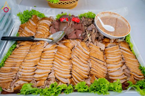 ภาพ No.301898:วันที่ 24 มกราคม พ.ศ. 2569 พิธีถวายภัตตาหารเป็นสังฆทาน แด่พระธรรมยาตรา ณ อนุสรณ์สถานบางปลา วัดบางปลา อำเภอบางเลน จังหวัดนครปฐม ในโครงการธรรมยาตรา กตัญญูบูชา มหาปูชนียาจารย์ พระมงคลเทพมุนี(สด จนฺทสโร) พระผู้ปราบมาร อนุสรณ์สถาน 7 แห่ง ปีที่ 14